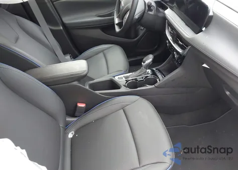 2025 Buick Encore Gx Sport Touring Awd z USA, uszkodzony, nr VIN KL4AMESL4SB052357